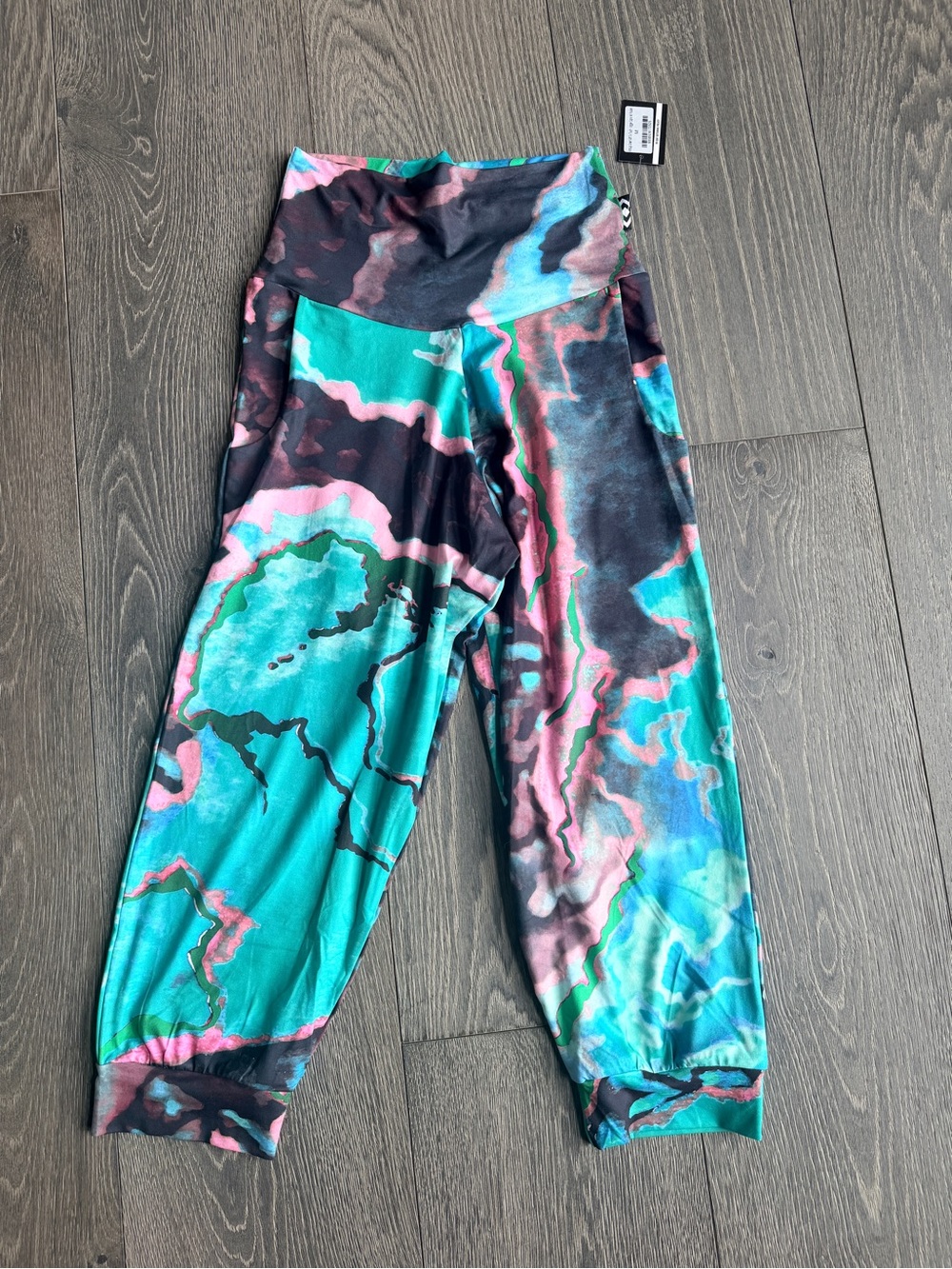 Exotica Kintsugi Green Soft to Touch Cropped Jogger Capris with Pockets Size M